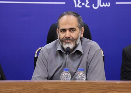 نباید با سیاسی‌کاری، ارزش‌های انقلاب را تضعیف کنیم