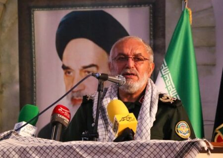ایثارگران برگ‌های زرینی از تاریخ این سرزمین را رقم زدند