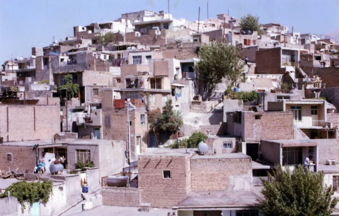 زندگی در خانههای نیمهتخریبشده زیبنده کرج نیست