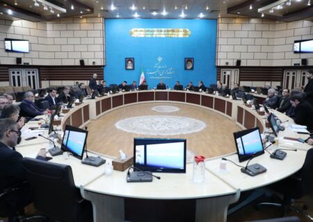 استاندار البرز خواستار ایفای نقش مؤثرتر بانک‌ها در حمایت از تولید شد