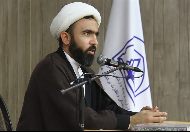 تاکید بر نقش مساجد به‌عنوان پایگاه‌های اصلی تربیت دینی و فرهنگی