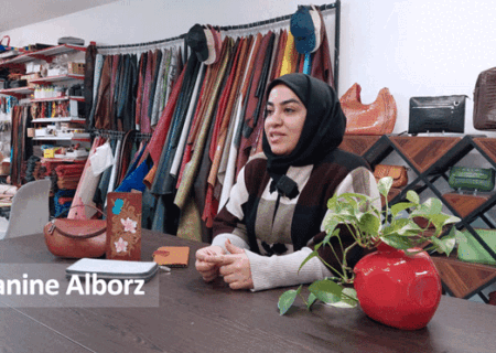 چرم دوزی؛ هنری که بانوی البرزی را کارآفرین کرد