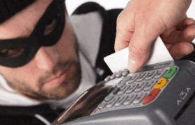 دستبند پلیس البرز بر دستان کلاهبرداران اسکیمری