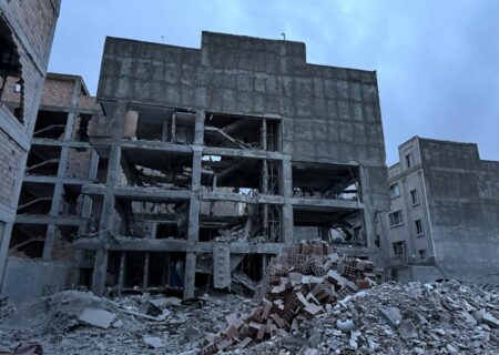 مجروحیت 18 نفر در حمله دشمن به کمالشهر