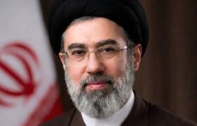 خواست توده‌های مردم، ادامه دفاع پشیمان‌کننده است