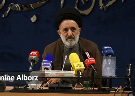 رهبر شهید جانش را فدا کرد تا جامعه بیدار شود