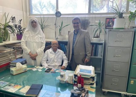 بازدید رئیس موسسه رازی از بخش تولید واکسن سرخک